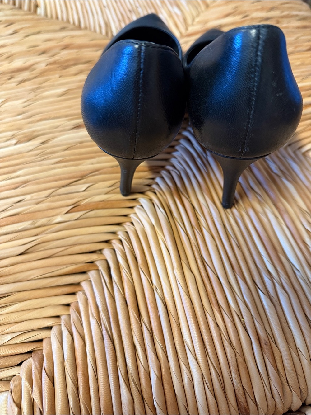 Via Spiga Black Pointed Toe Pumps - Picture 2 of 7